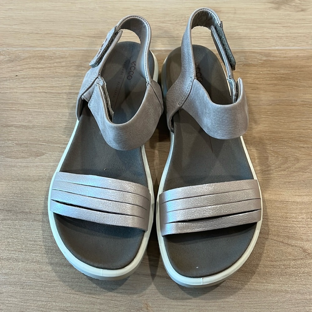 Ecco Women’s Flowt Strap Sandals Sz 37